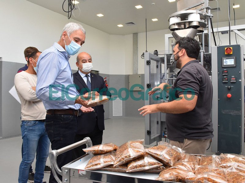 Paseo por la Planta de Alimentos para la Integracion Social de la UNLP 1