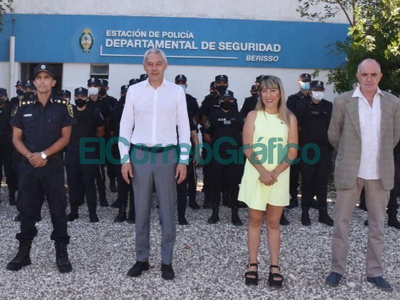 Berisso incorporó más policías Berisso incorporo mas policias 1