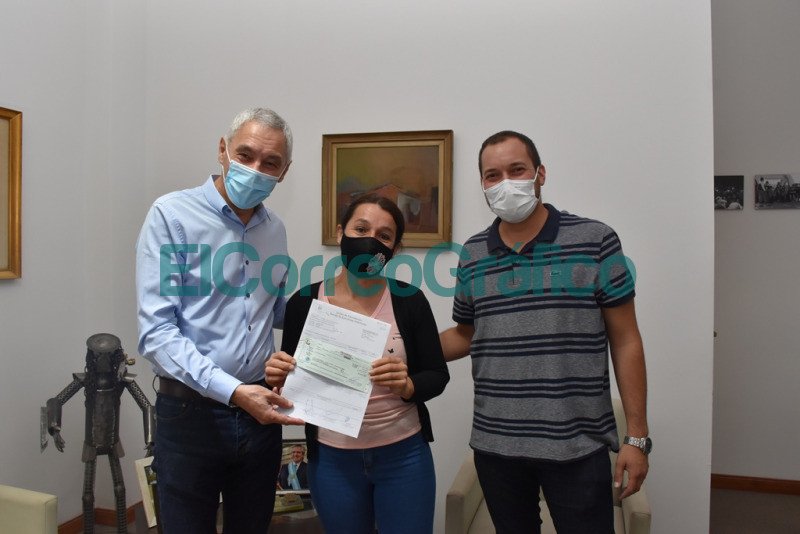 Entrega en Berisso de fondos del Catalogo Cultural 3