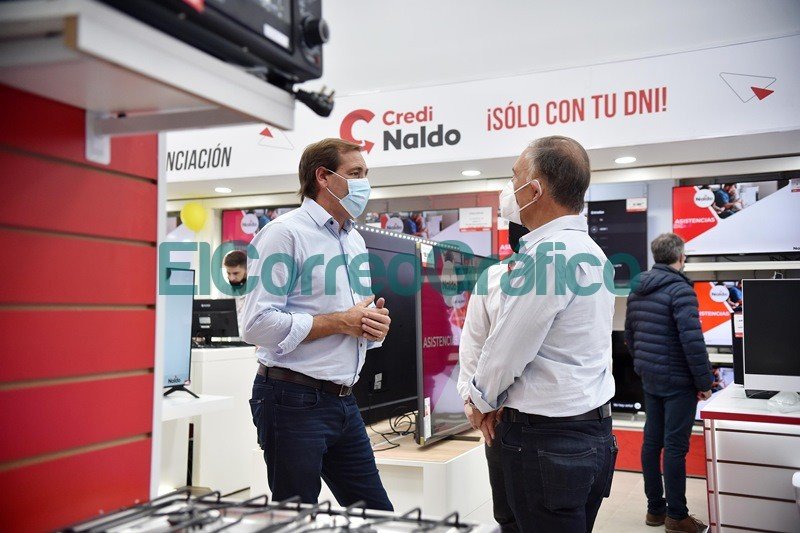 Garro visito la nueva sucursal de ‘Naldo 1