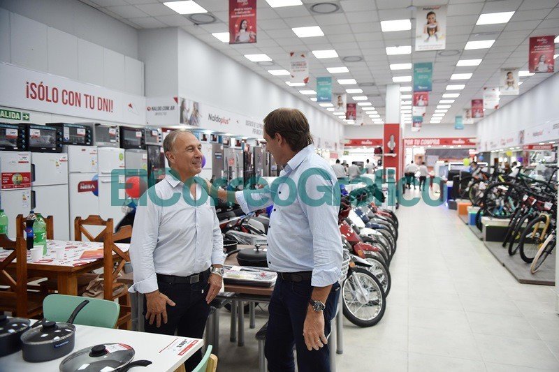 Garro visito la nueva sucursal de ‘Naldo 2