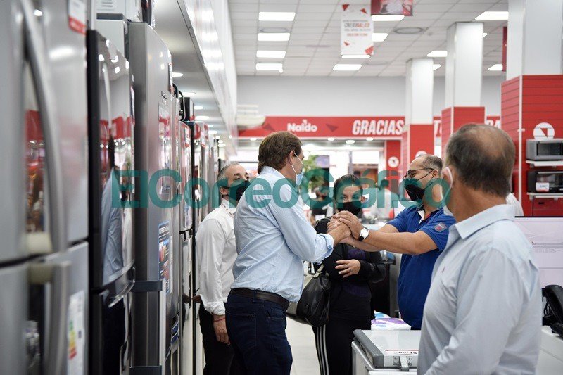 Garro visito la nueva sucursal de ‘Naldo 3