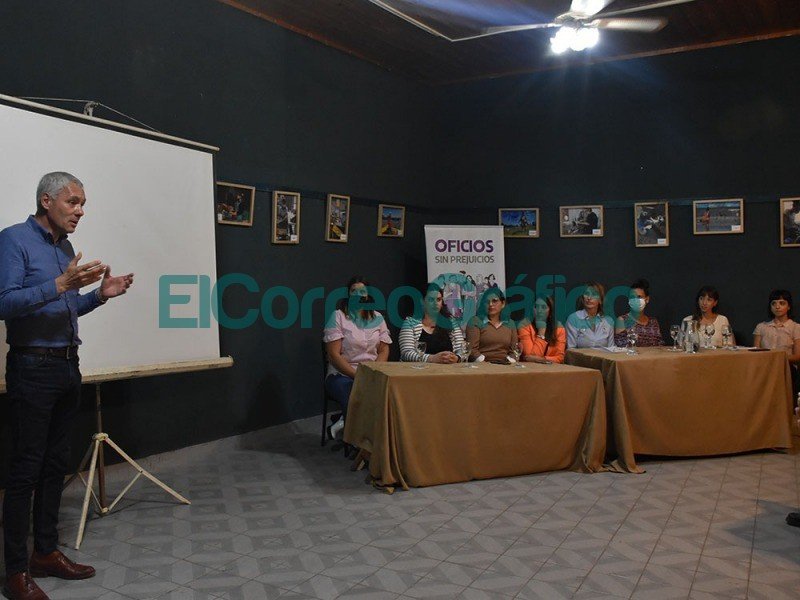 Ideologia de Genero Muestra Oficios Sin Prejuicios 1