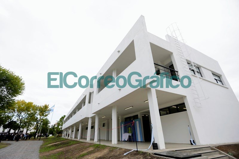 Kicillof y Alak inauguraron edificio de la Escuela de Cadetes de Penitenciarios 7