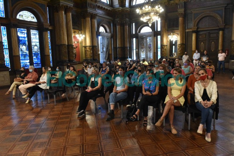 La escritora platense Lorena Pronsky diserto sobre el valor de la palabra 4