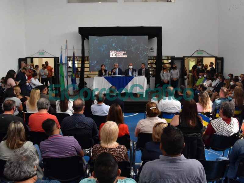 Puras promesas del gerente Cagliardi en la apertura de sesiones del Concejo 4