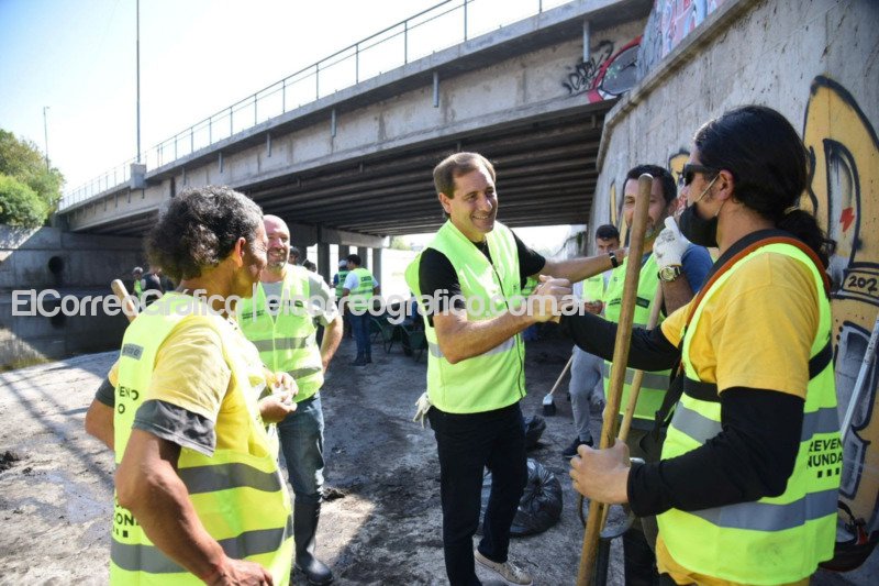 Jornada de limpieza y concientización en el Arroyo El Gato Jornada de limpieza y concientizacion en el Arroyo del Gato 2