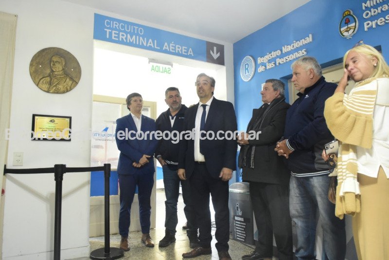 Nombran al aeropuerto de la República de los Niños ‘Héroe platense de Malvinas Juan José Arrarás’ Nombran al aeropuerto de la Republica de los Ninos ‘Heroe platense de Malvinas Juan Jose Arraras 1