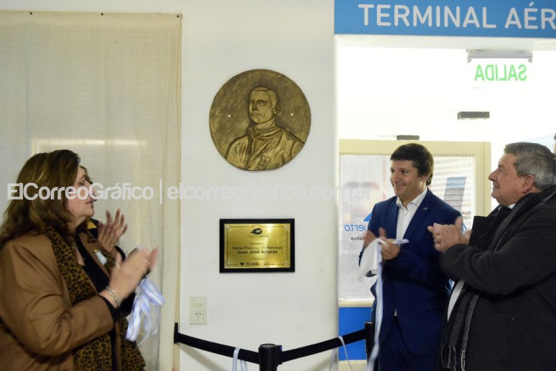 Nombran al aeropuerto de la República de los Niños ‘Héroe platense de Malvinas Juan José Arrarás’ Nombran al aeropuerto de la Republica de los Ninos ‘Heroe platense de Malvinas Juan Jose Arraras 2