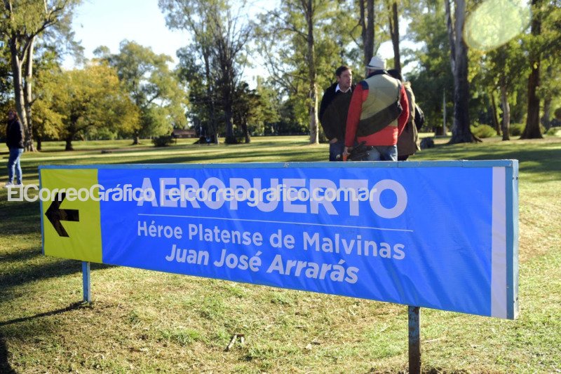 Nombran al aeropuerto de la República de los Niños ‘Héroe platense de Malvinas Juan José Arrarás’ Nombran al aeropuerto de la Republica de los Ninos ‘Heroe platense de Malvinas Juan Jose Arraras 4