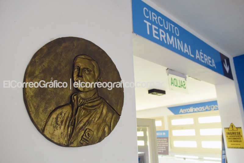 Nombran al aeropuerto de la República de los Niños ‘Héroe platense de Malvinas Juan José Arrarás’ Nombran al aeropuerto de la Republica de los Ninos ‘Heroe platense de Malvinas Juan Jose Arraras 6