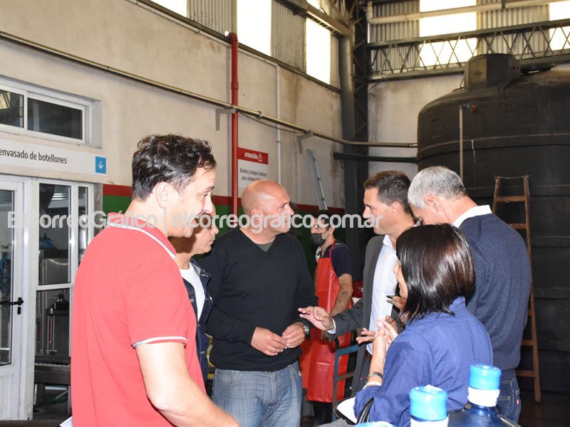 Empresa de agua envasada con intenciones de instalarse en el Parque Industrial Empresa de agua envasada con intenciones de instalarse en el Parque Industrial 4