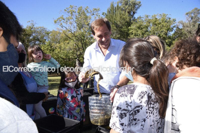 Garro presento un programa de formacion ambiental para mas de 30 escuelas platenses 2
