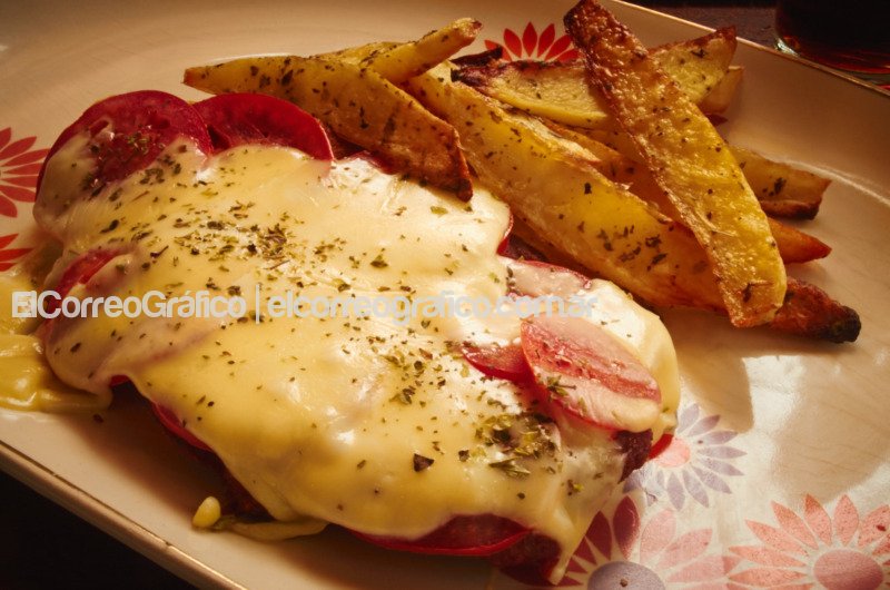 Celebrarán el Día de la Milanesa con la cocción de una "napolitana" de cuatro metros por tres Milanesas a la napolitana