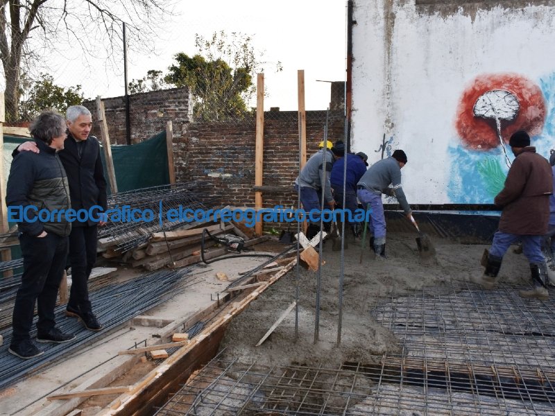 Cagliardi paseo por la obra de ampliacion de la ESB N° 8 4