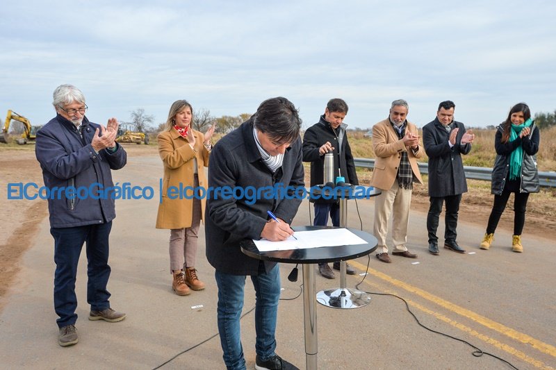 Comenzaron las obras que completarán la pavimentación de la Ruta del Cereal Comenzaron las obras que completaran la pavimentacion de la Ruta del Cereal 3