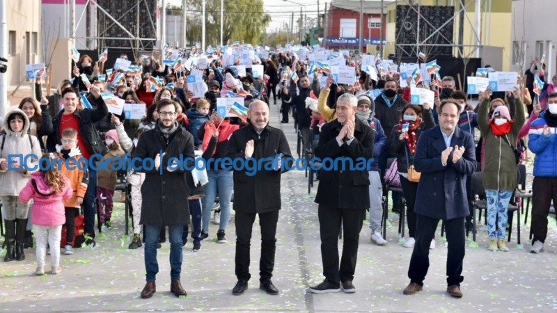 Fernandez Ferraresi y Secco entregaron 224 viviendas en Ensenada 03