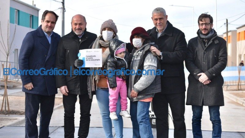 Fernandez Ferraresi y Secco entregaron 224 viviendas en Ensenada 05