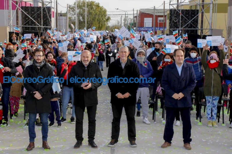 Fernandez Ferraresi y Secco entregaron 224 viviendas en Ensenada 07