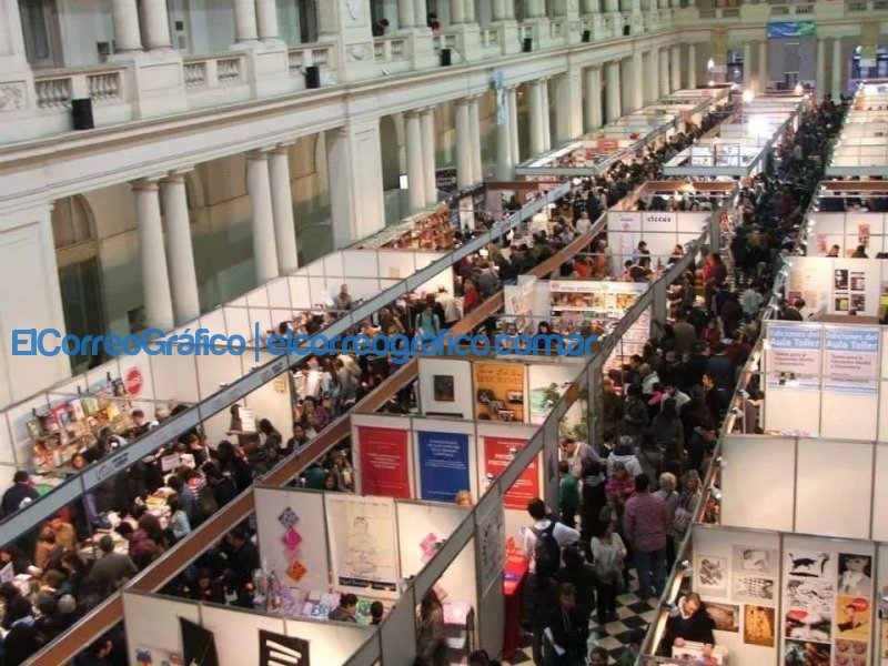 Mas de 25 mil personas ya visitaron la Feria del Libro en La Plata 1