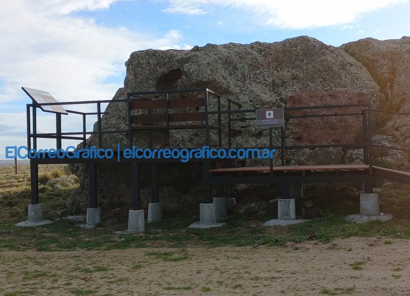 Monumento Mirador Isla Pingüino, una panorámica de 360° de Puerto Deseado Monumento Mirador Isla Pinguino una panoramica de 360° de Puerto Deseado 1