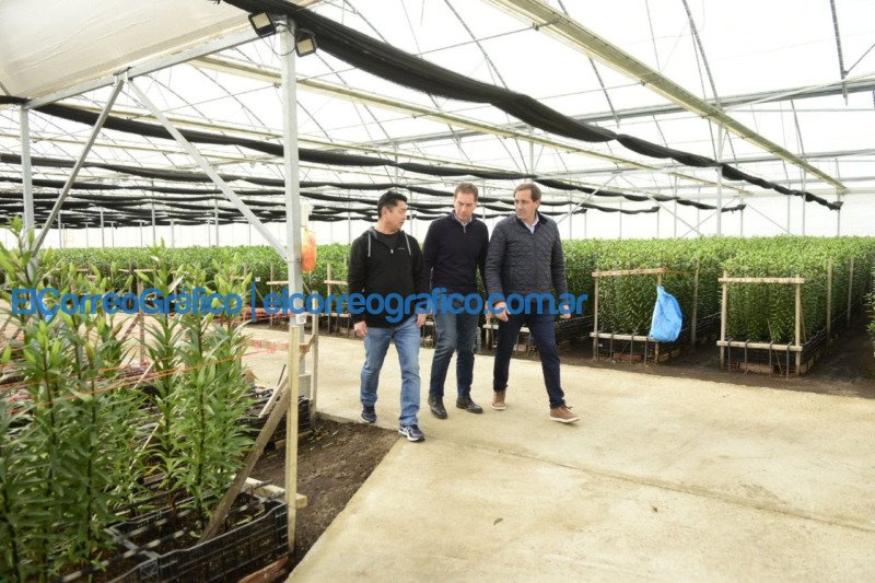 Garro y Santilli con productores y comerciantes 5