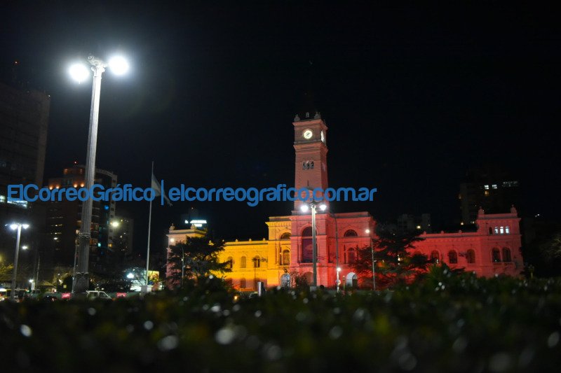 Palacio Municipal se tiñó de naranja para generar conciencia sobre el TDAH Palacio Municipal se tino de naranja para generar conciencia sobre el TDAH