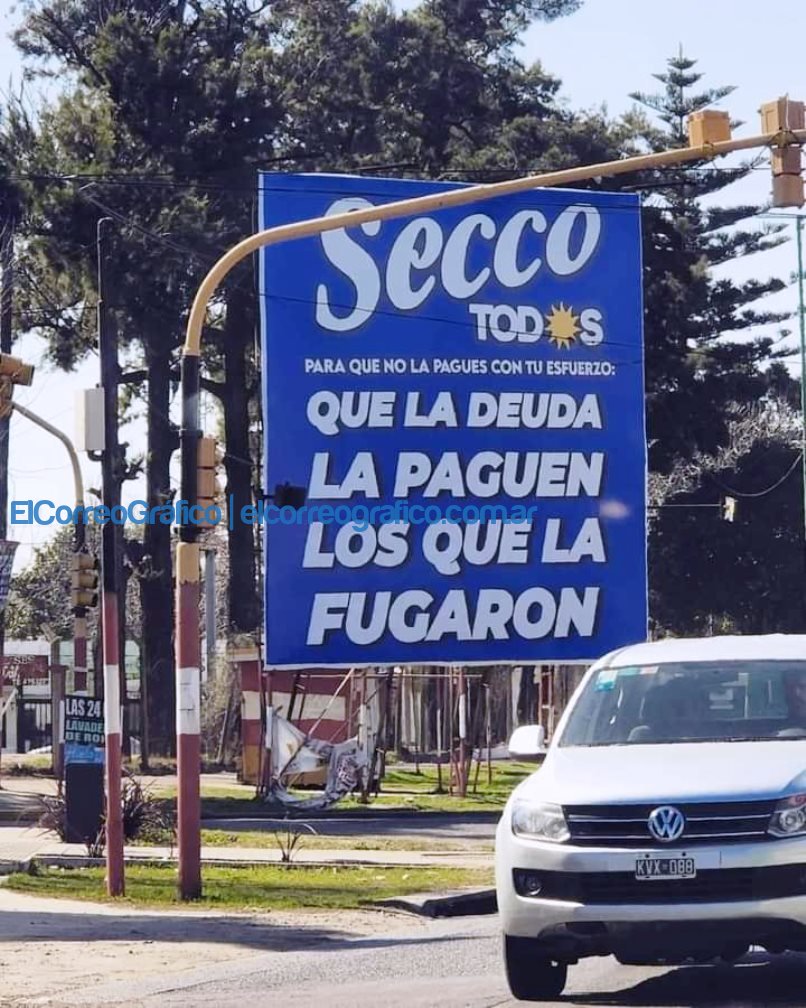 El cartel de Secco en Ensenada que genera repudio