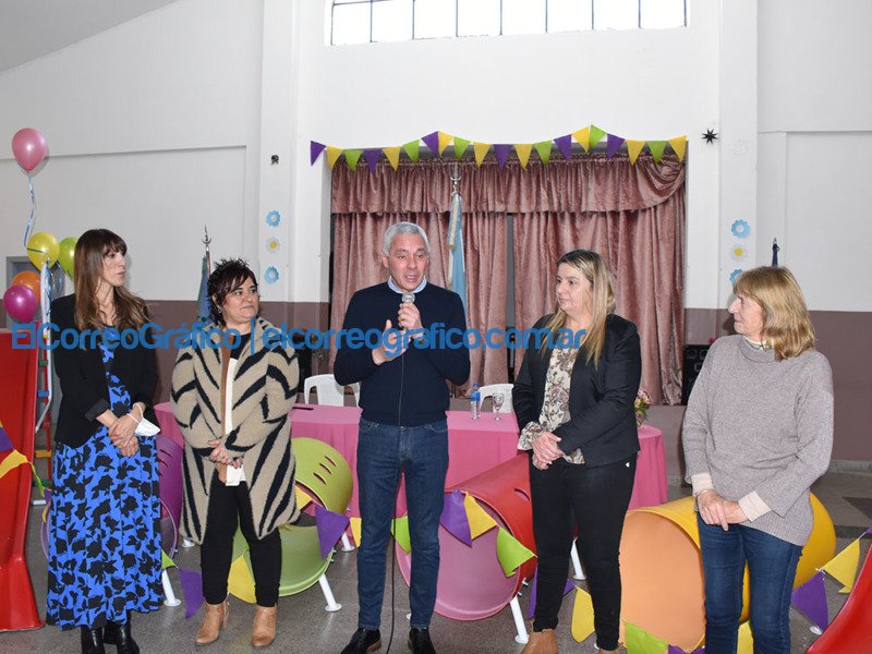Entrega de juegos a todos los jardines de infantes Entrega de juegos a todos los jardines de infantes 2