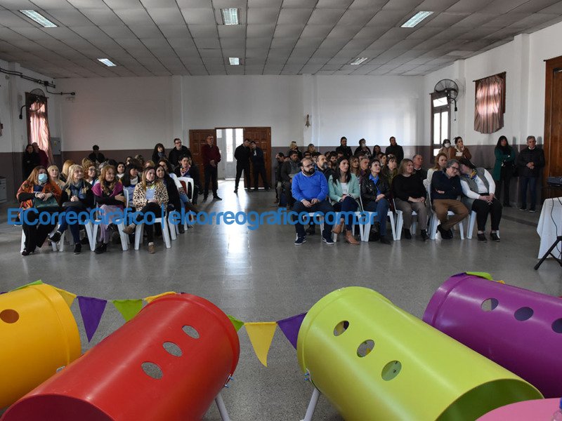 Entrega de juegos a todos los jardines de infantes Entrega de juegos a todos los jardines de infantes 3