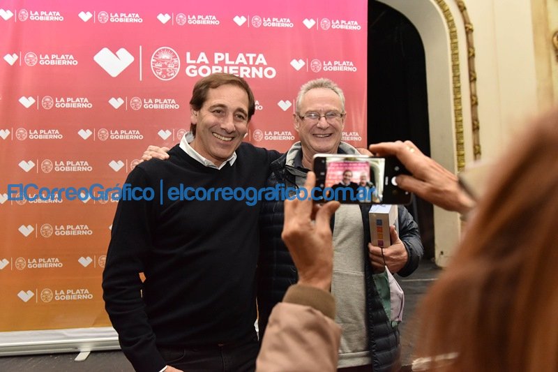 La Plata entrego 150 tablets a adultos mayores 1