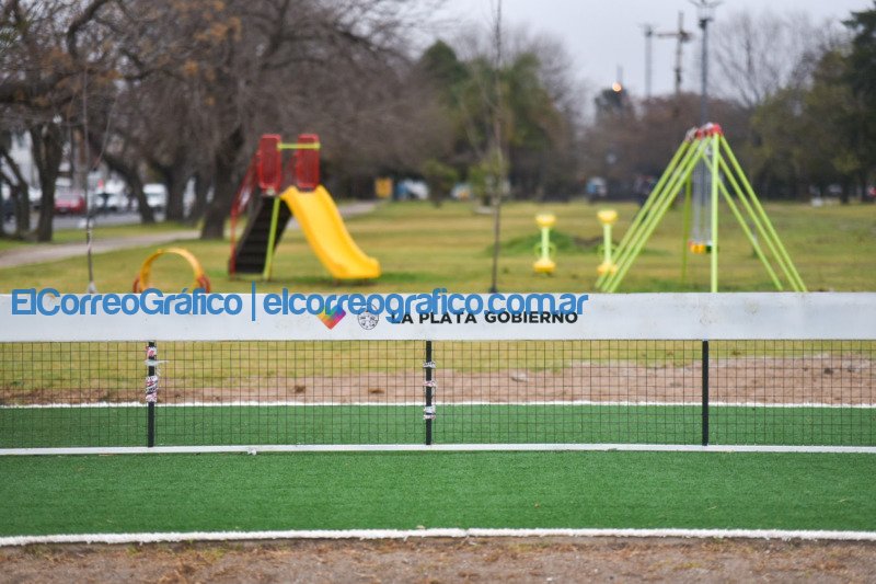Nueva cancha de fútbol-tenis, juegos y aeróbicos en Avenida Circunvalación Nueva cancha de futbol tenis juegos y aerobicos en Avenida Circunvalacion 1