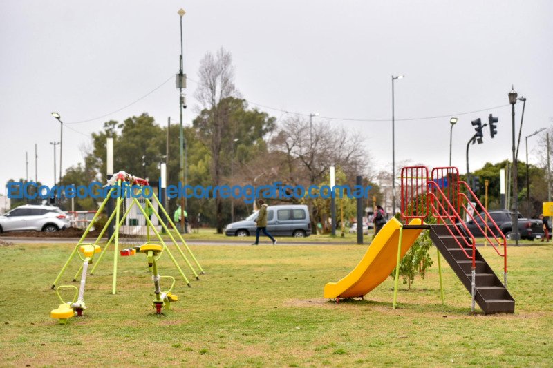 Nueva cancha de futbol tenis juegos y aerobicos en Avenida Circunvalacion 3
