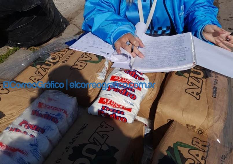 Operativo de clausura y secuestro de más de 600 kilos de azúcar Operativo de clausura y secuestro de mas de 600 kilos de azucar 2