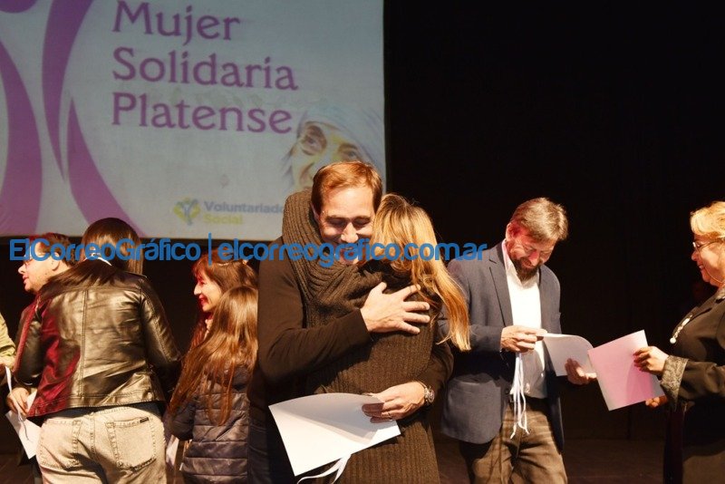 Se distinguio a 120 mujeres por su labor solidaria en La Plata 4