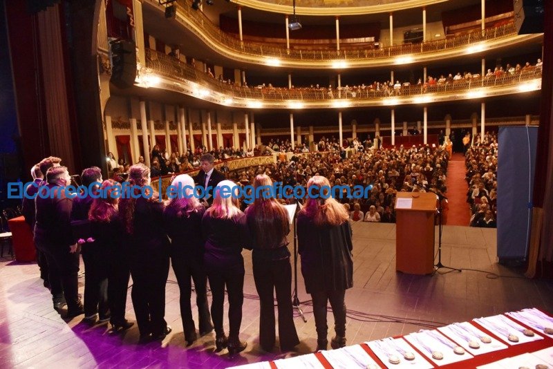 Se distinguio a 120 mujeres por su labor solidaria en La Plata 5