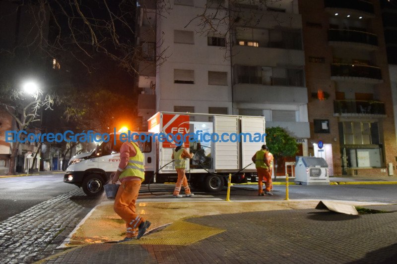 Tareas viales en La Plata con el eje puesto en los peatones Tareas viales en La Plata con el eje puesto en los peatones 2