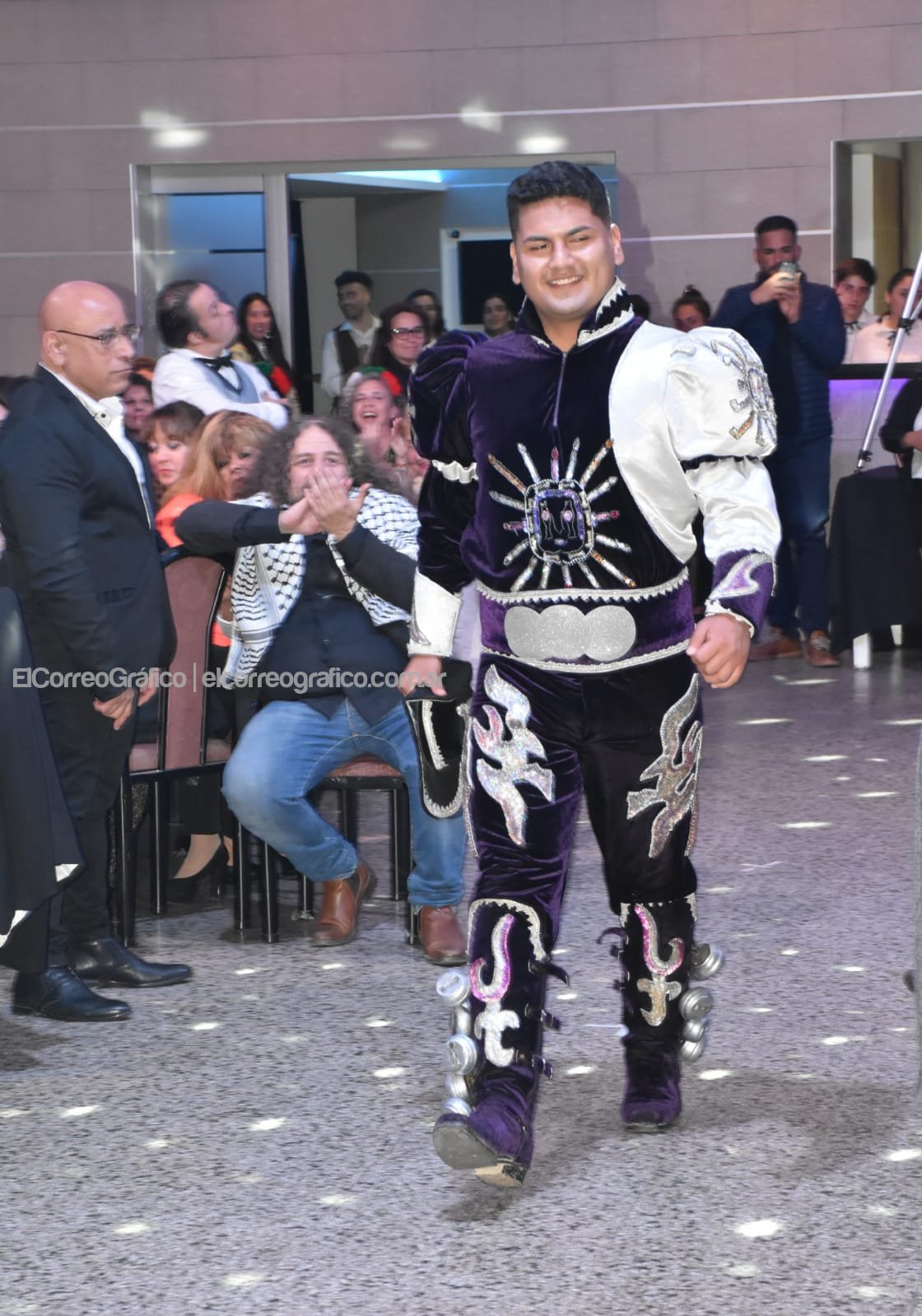 Alexander Chavarry Cajo de la Colectividad Peruana