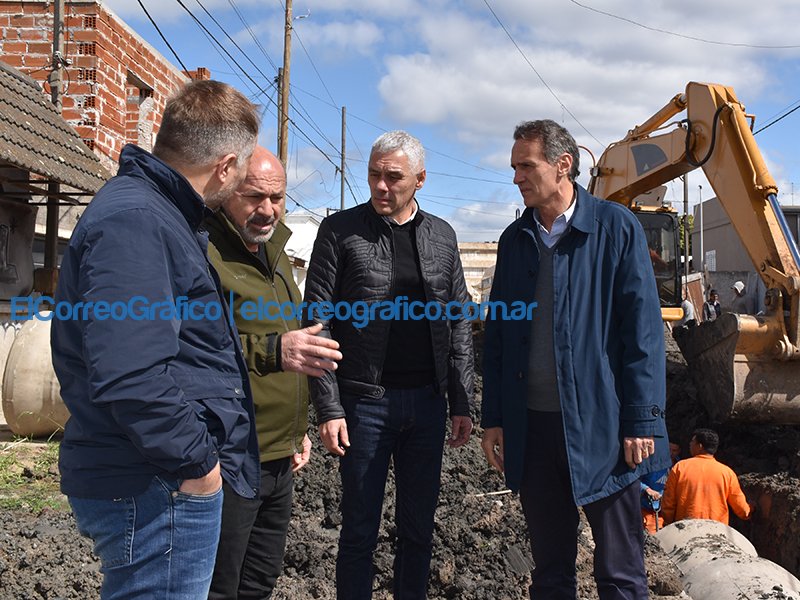 Cagliardi paseó a Katopodis por obras viales e hidraúlicas en Berisso Cagliardi paseo a Katopodis por obras viales e hidraulicas en Berisso 1