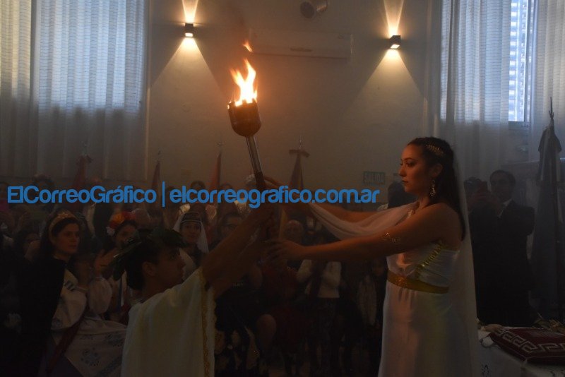 Comenzo la 45° Fiesta Provincial del Inmigrante en Berisso 3