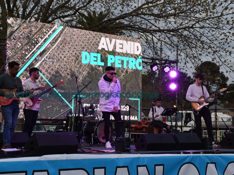 Festejos en Berisso por el Día de la Primavera y del Estudiante Festejos en Berisso por el Dia de la Primavera y del Estudiante 3
