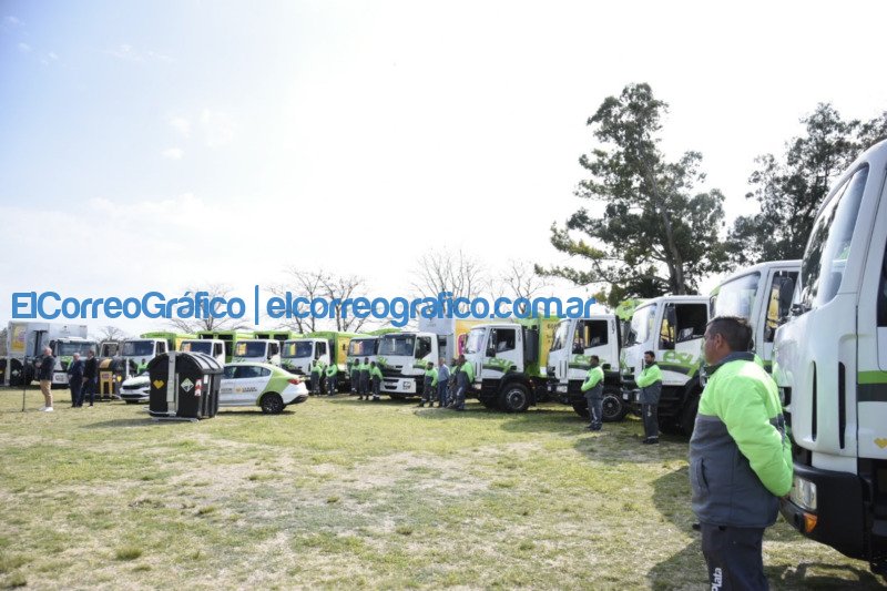 Garro presento una nueva flota de camiones y contenedores para la recoleccion de residuos 5