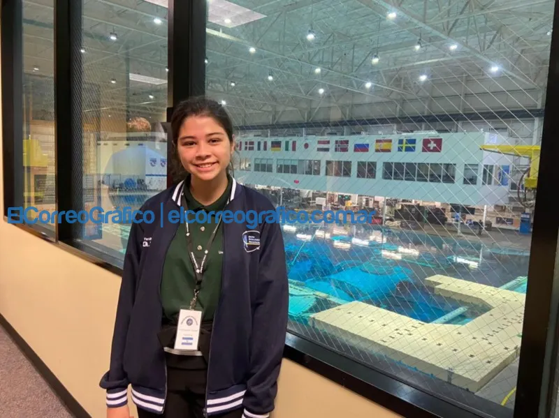 Alumna de la Facultad de Ingeniería en la NASA: proyectó una misión tripulada a Marte La joven platense en el NBL Neutral Buoyancy Laboratory. La pileta que se ve detras es donde entrenan los astronautas para realizar caminatas espaciales