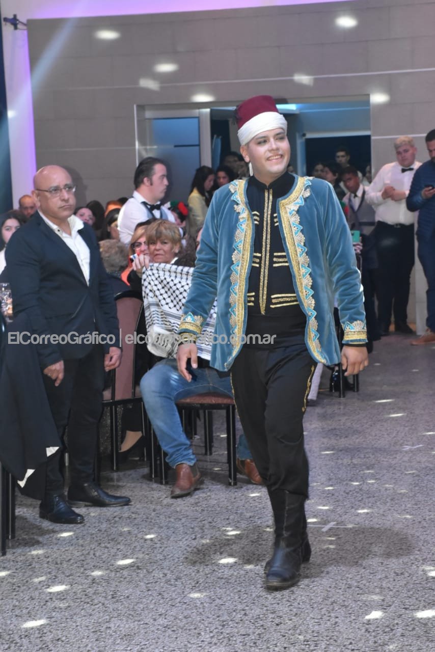 Lucas Barzabal de la Colectividad Arabe