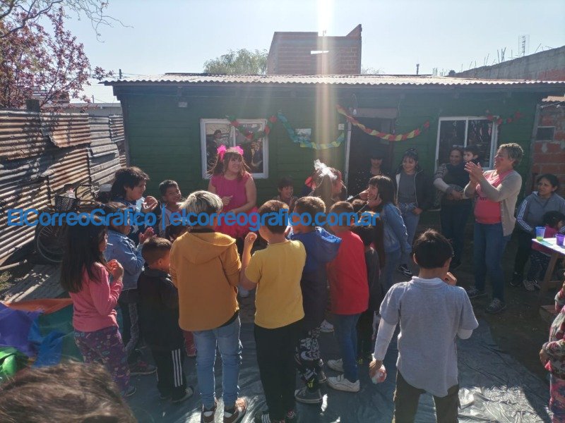 Pablo Swar encabezó agasajos de Juntos Berisso por el Día del Niño Pablo Swar encabezo agasajos de Juntos Berisso por el Dia del Nino 2
