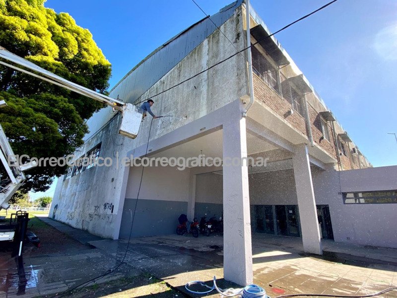 Pintura y refaccion del Gimnasio Municipal Mariano Freire01