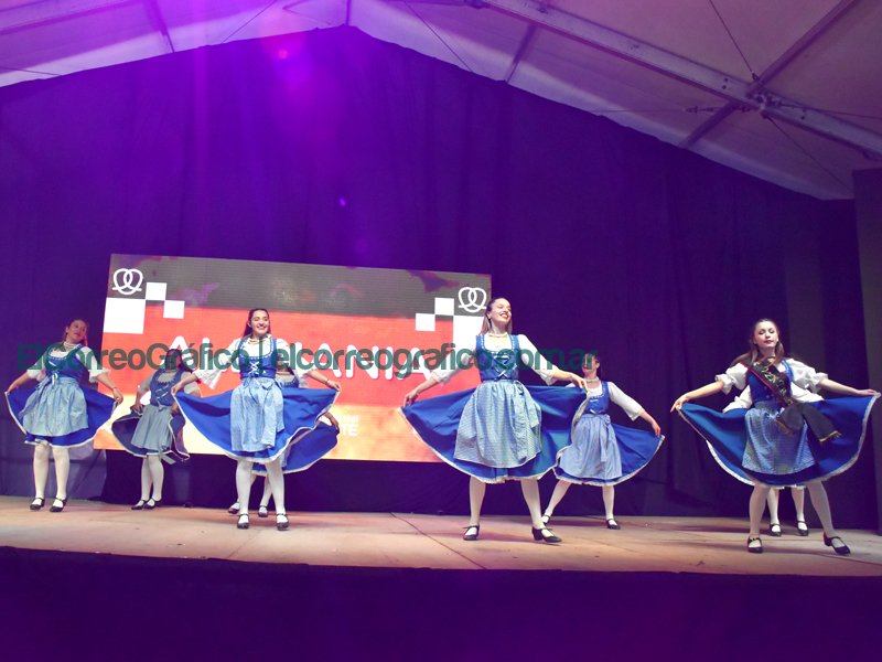 Primer fin de semana de festivales la Fiesta Provincial del Inmigrante 4