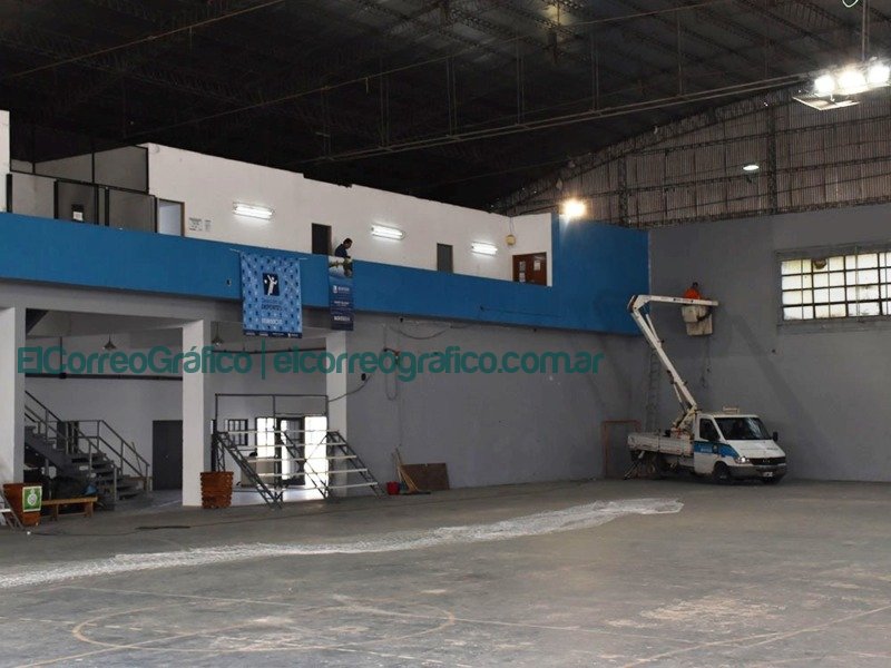 Trabajos de pintura en el interior del Gimnasio Municipal Trabajos de pintura en el interior del Gimnasio Municipal 11