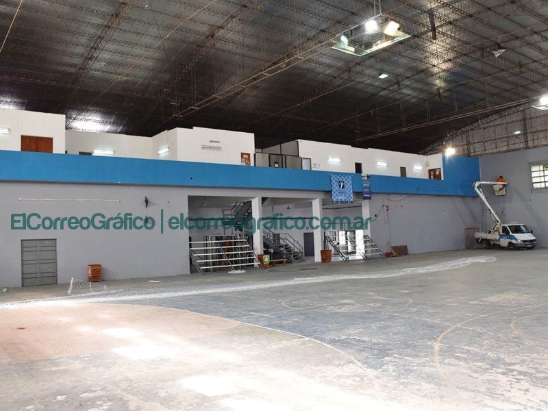 Trabajos de pintura en el interior del Gimnasio Municipal Trabajos de pintura en el interior del Gimnasio Municipal 13