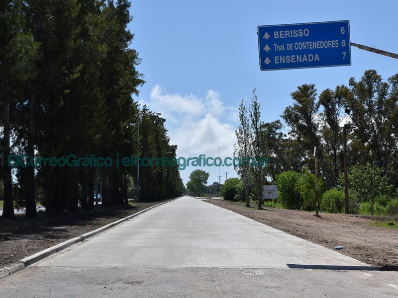 Cagliardi en modo agente de tránsito abrió un kilómetro de la Avenida del Petróleo Cagliradi en modo agente de transito abrio un kilometro de la Avenida del Petroleo 2